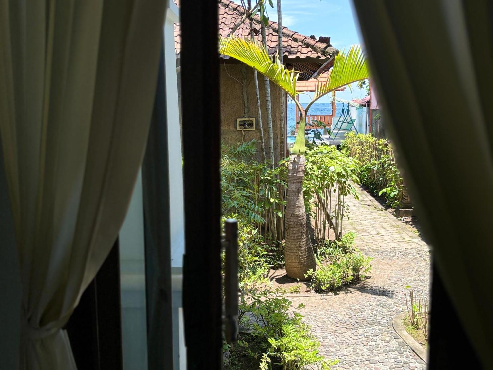 Bahari Beach Amed Екстериор снимка